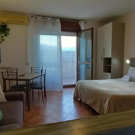 Alloggio Turistico A Via Modugno Vitinia 外观 照片